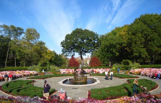 Khu vườn duy nhất được thiết kế theo phong c&aacute;ch Ch&acirc;u &Acirc;u (Ph&aacute;p, &Yacute;, Anh)&nbsp;