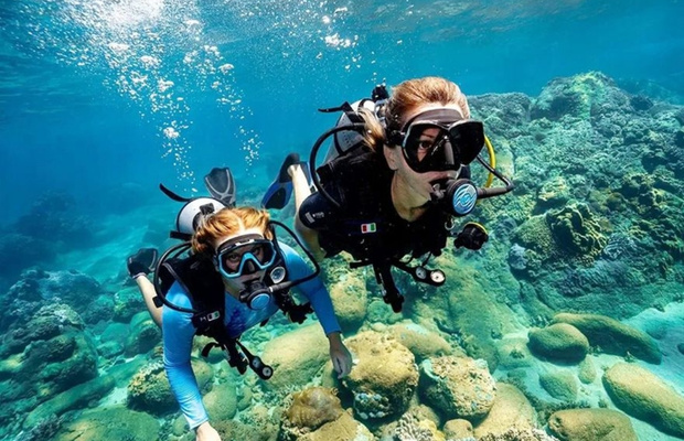 lặn ở c&ugrave; lao ch&agrave;m