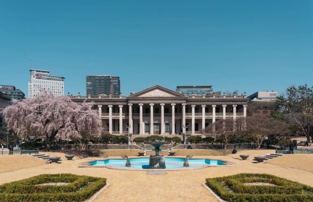 Kiến tr&uacute;c phương T&acirc;y độc đ&aacute;o b&ecirc;n trong cung điện Deoksugung&nbsp;