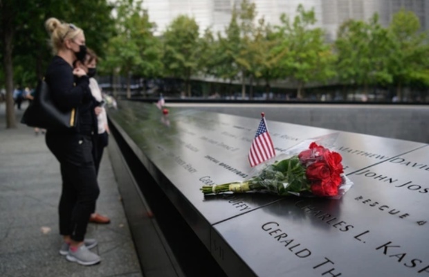 Người Mỹ tưởng niệm c&aacute;c nạn nh&acirc;n bị khủng bố ng&agrave;y 11/9

