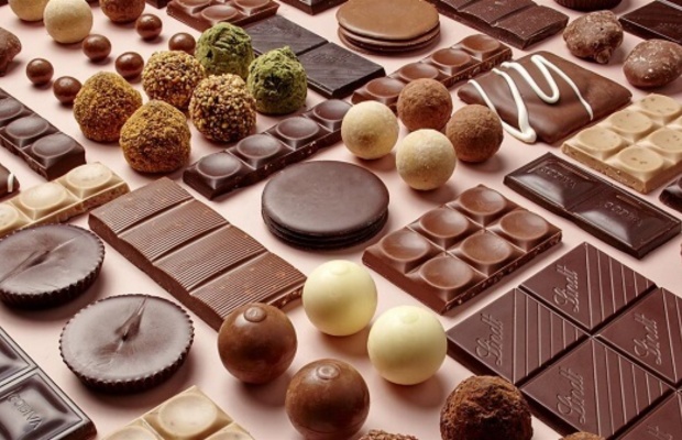 C&aacute;c loại b&aacute;nh kẹo, Chocolate v&agrave; rượu vang đặc sản Mỹ.