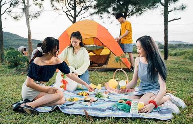 d&atilde; ngoại v&agrave; cắm trại