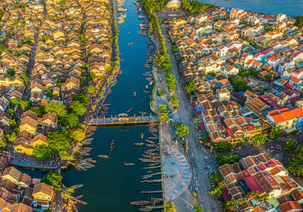 Phố cổ Hội An về đ&ecirc;m - điểm du lịch gần Đ&agrave; Nẵng quyến rũ