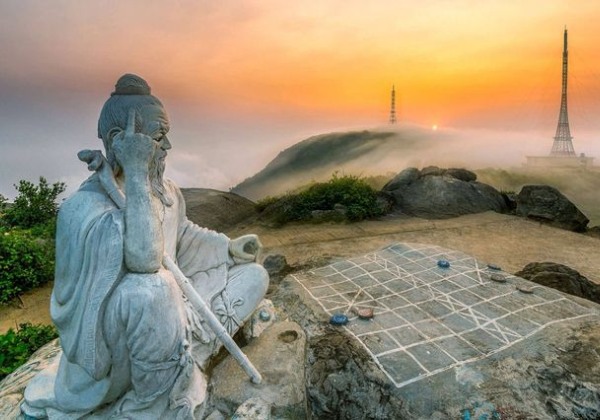 Đỉnh B&agrave;n Cờ Đ&agrave; Nẵng - điểm phượt gần Đ&agrave; Nẵng l&yacute; tưởng