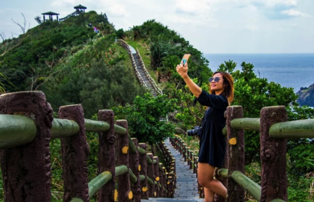 B&igrave;nh minh tr&ecirc;n đảo xanh