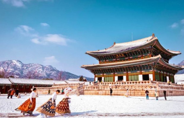 Vẻ đẹp đặc trưng: tuyết phủ trắng, l&atilde;ng mạn như phim H&agrave;n