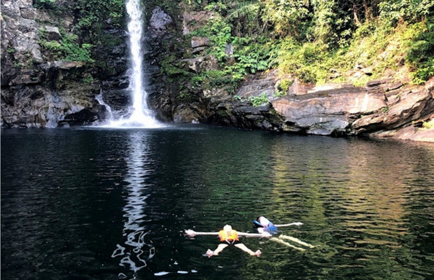 bơi lội tại giếng trời