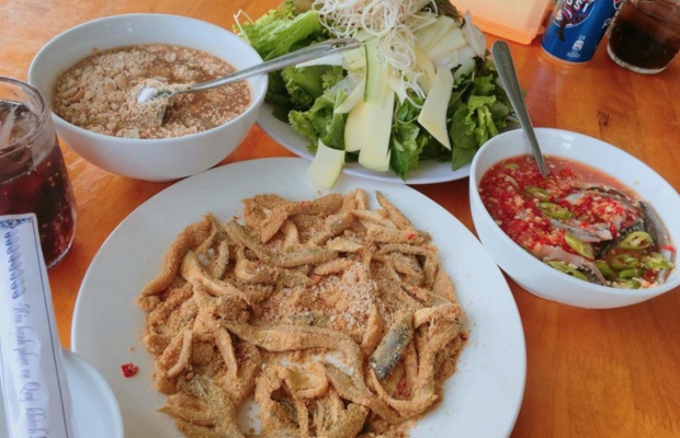 Hương vị biển đậm đ&agrave; trong từng cuốn gỏi c&aacute; nam &ocirc; đ&agrave; nẵng hấp dẫn