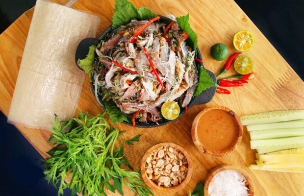 Gỏi c&aacute; nam &ocirc; &ndash; đặc sản d&acirc;n d&atilde; nhưng đầy tinh tế của Đ&agrave; Nẵng