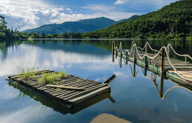 hồ xanh c&oacute; g&igrave; vui