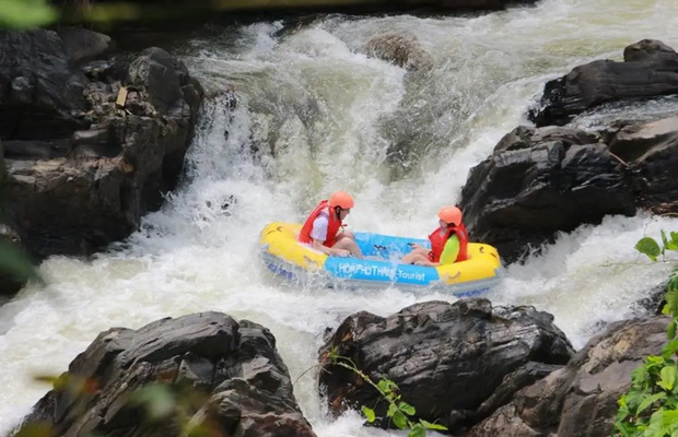 Cảm gi&aacute;c sảng kho&aacute;i cực độ khi chinh phục d&ograve;ng nước trắng x&oacute;a