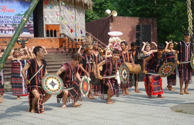 Kh&aacute;m ph&aacute; n&eacute;t văn h&oacute;a đặc trưng của người Cơ Tu 
