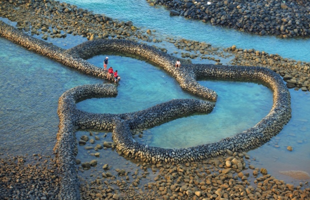 B&atilde;i đ&aacute; h&igrave;nh tr&aacute;i tim tại Qimei