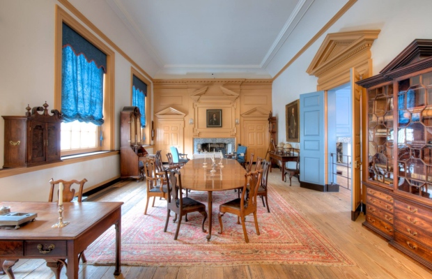 Ph&ograve;ng hội đồng trong T&ograve;a nh&agrave; Độc lập