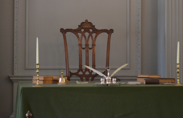 Chiếc ghế Mặt Trời Mọc