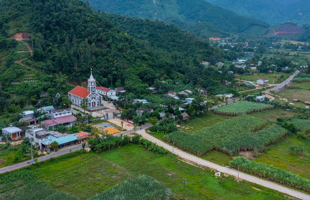 vẻ đẹp nh&agrave; thờ Hội Y&ecirc;n