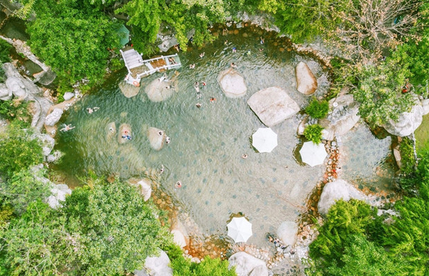 tắm kho&aacute;ng n&uacute;i thần t&agrave;i