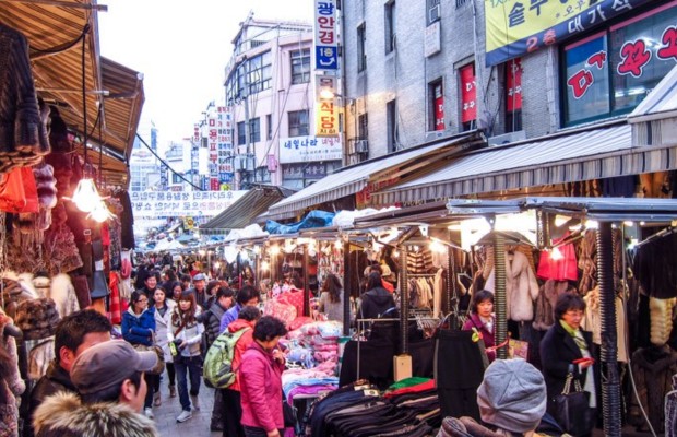 Mua quần &aacute;o tại chợ đầu mối Dongdaemun