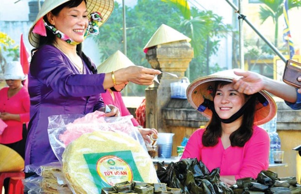 B&aacute;nh tr&aacute;ng T&uacute;y Loan đ&oacute;ng g&oacute;i l&agrave;m qu&agrave; tặng du lịch Đ&agrave; Nẵng