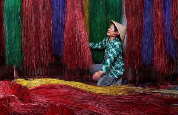 H&igrave;nh ảnh L&agrave;ng chiếu Cẩm N&ecirc; với những s&acirc;n phơi c&oacute;i rực rỡ