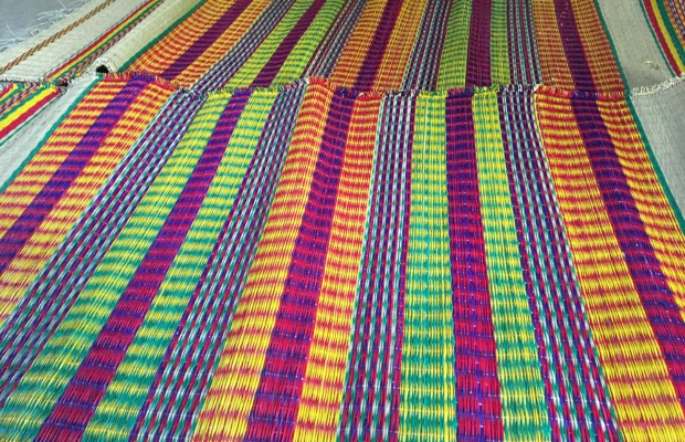 Cận cảnh hoa văn tinh xảo tr&ecirc;n tấm chiếu L&agrave;ng nghề l&agrave;m chiếu Cẩm N&ecirc;