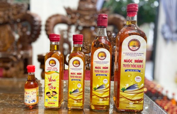 Nước mắm Nam &Ocirc; Đ&agrave; Nẵng đ&oacute;ng hộp l&agrave;m qu&agrave; du lịch