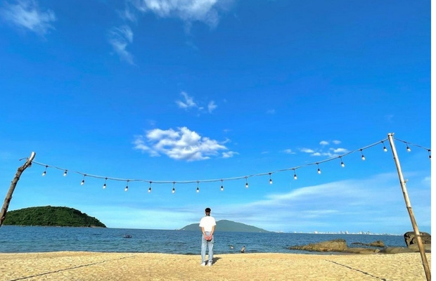 tắm biển l&agrave;ng v&acirc;n