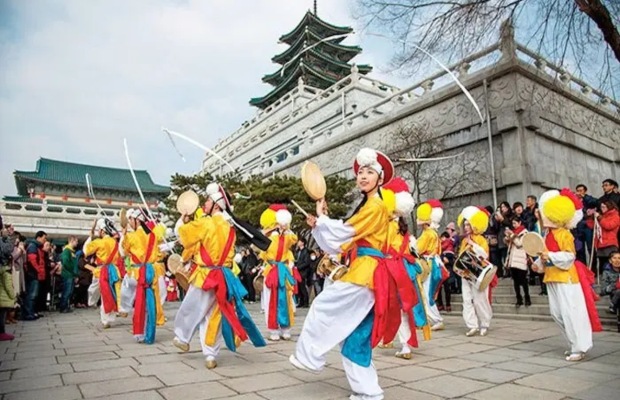 Đắm chìm sắc màu lễ hội Hàn Quốc 4 mùa: Tinh hoa xứ Kim Chi