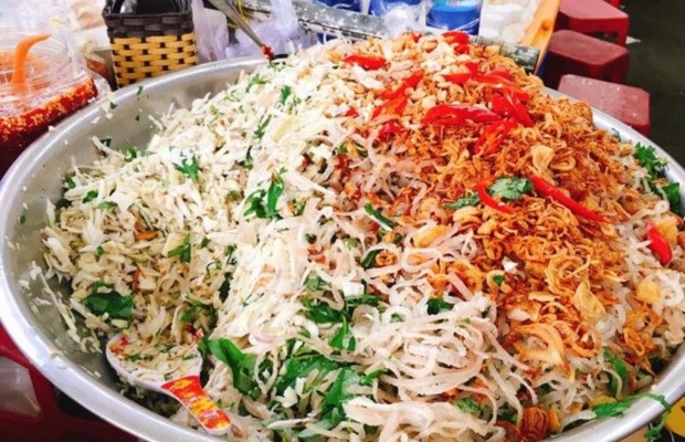 Địa chỉ qu&aacute;n m&iacute;t trộn ngon ở Đ&agrave; Nẵng thu h&uacute;t du kh&aacute;ch