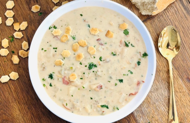 M&oacute;n ăn nổi tiếng của Mỹ - Clam Chowder