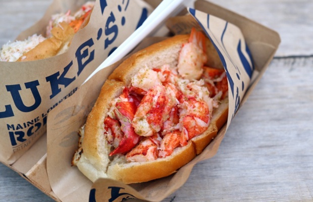 M&oacute;n ăn nổi tiếng tại Mỹ cho kh&aacute;ch du lịch - Lobster Roll