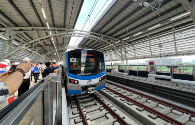 T&agrave;u cao tốc KTX giao th&ocirc;ng c&ocirc;ng cộng tại H&agrave;n Quốc