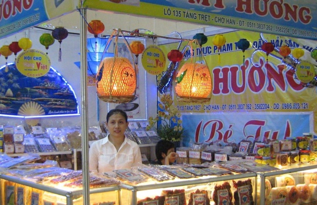 Cửa h&agrave;ng đặc sản l&acirc;u đời trung t&acirc;m 