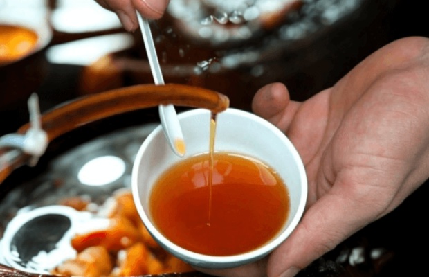 M&agrave;u c&aacute;nh gi&aacute;n đặc trưng nước mắm Nam &Ocirc;