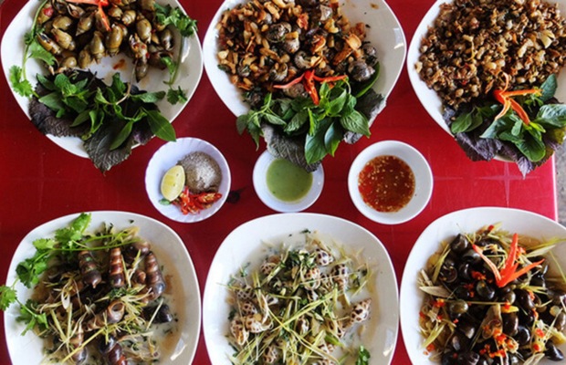 C&aacute;c loại ốc h&uacute;t ngon tại qu&aacute;n B&eacute; Quỳnh Đ&agrave; Nẵng