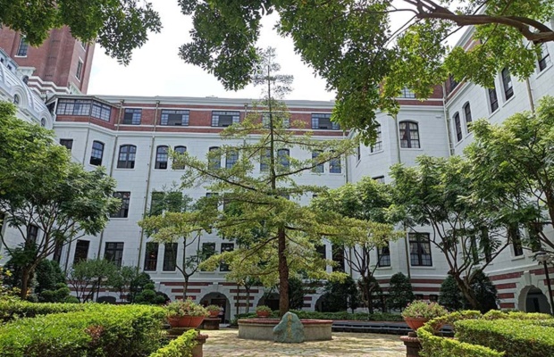 Kh&ocirc;ng gian b&ecirc;n trong đầy ấn tượng 