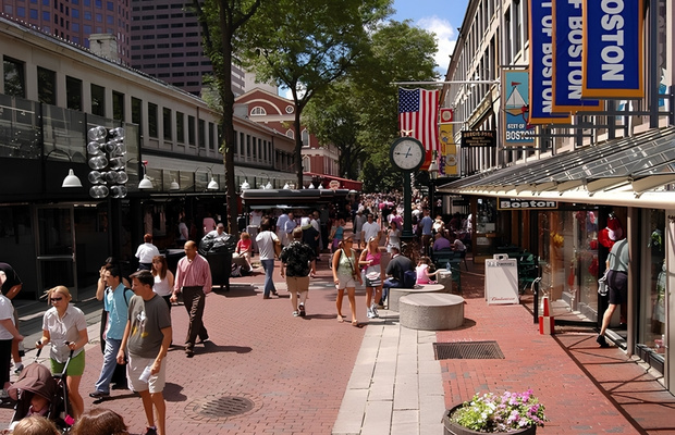 Điểm hẹn mua sắm chợ Quincy 