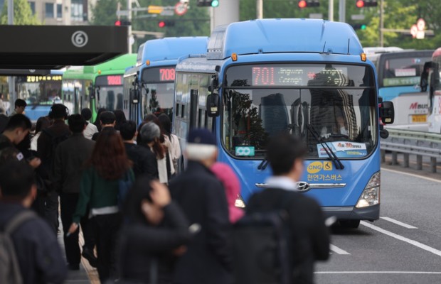 tuyến xe bu&yacute;t nội th&agrave;nh dừng gần khu vực rừng Seoul