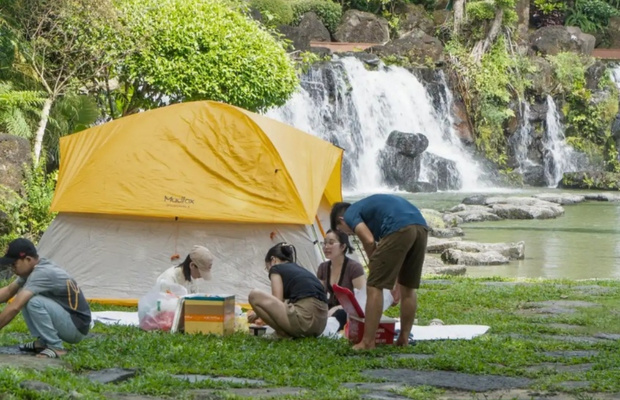 cắm trại suối mơ