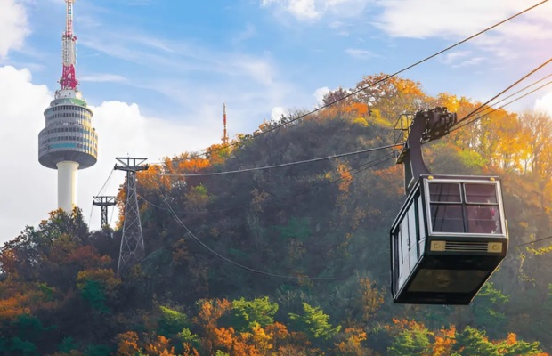 Trải nghiệm c&aacute;p treo l&ecirc;n th&aacute;p Namsan ở H&agrave;n Quốc