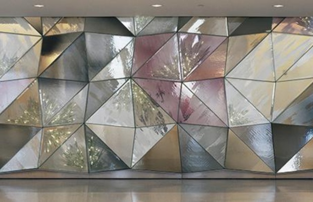 T&aacute;c phẩm nghệ thuật "Radiance Wall"