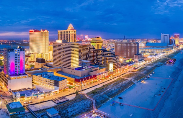 Atlantic City Boardwalk rực rỡ về đ&ecirc;m
