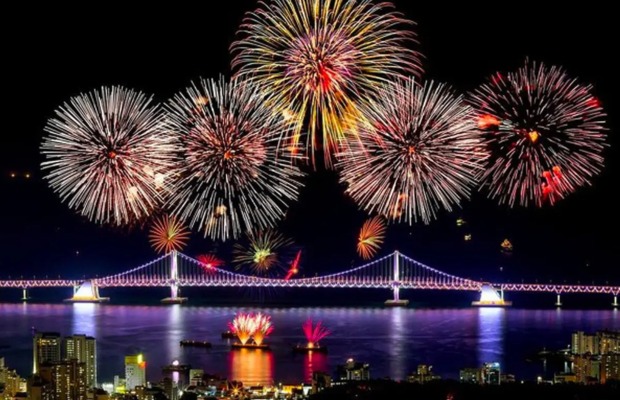 Lễ hội ph&aacute;o hoa quốc tế tại b&atilde;i biển Gwangalli Busan H&agrave;n Quốc