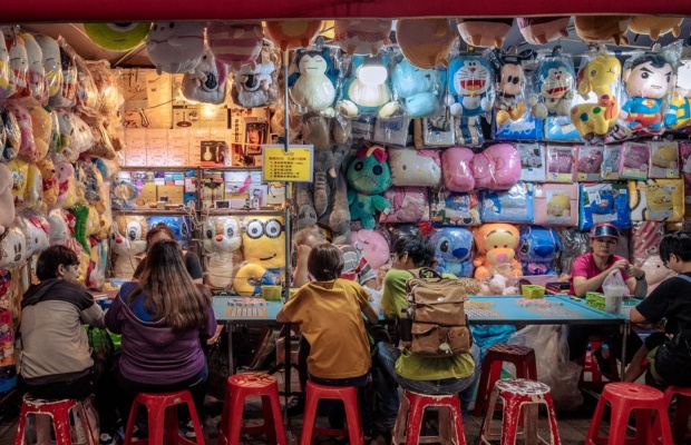 C&aacute;c tr&ograve; chơi giải tr&iacute; quen thuộc tại chợ đ&ecirc;m Đ&agrave;i Loan. 