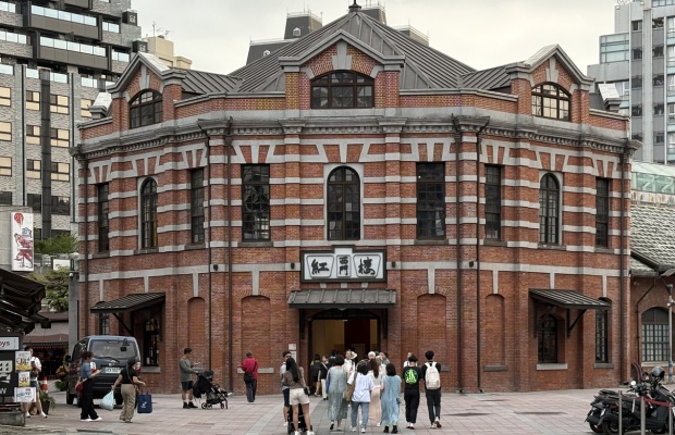 Hồng L&acirc;u Ximen &ndash; biểu tượng lịch sử nổi bật. 