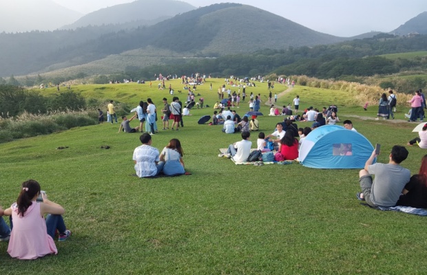 Kh&ocirc;ng gian picnic thư gi&atilde;n giữa thi&ecirc;n nhi&ecirc;n Dương Minh Sơn. 