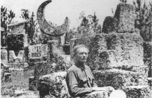 Edward Leedskalnin: Giai thoại t&igrave;nh y&ecirc;u bất tử