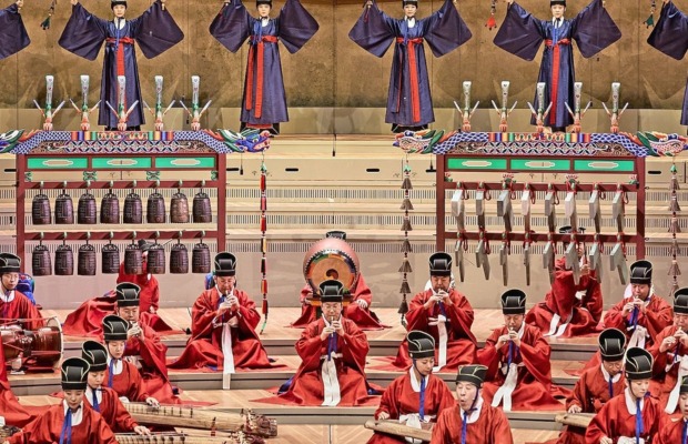 Nhạc cụ cổ Pyeonjong trong nhạc lễ đền Jongmyo