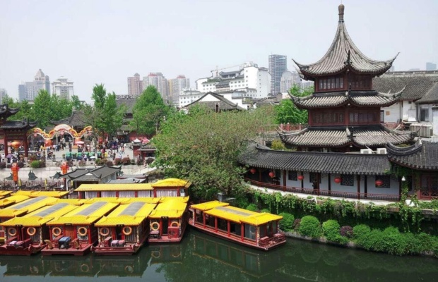 Đền Khổng Tử Nam Kinh nổi bật với khung cảnh ven s&ocirc;ng Tần Ho&agrave;i