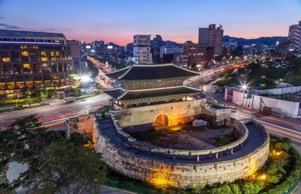 Heunginjimun Gate (Cổng Đ&ocirc;ng)